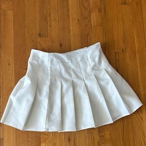 White Pleated Mini Skirt - L
